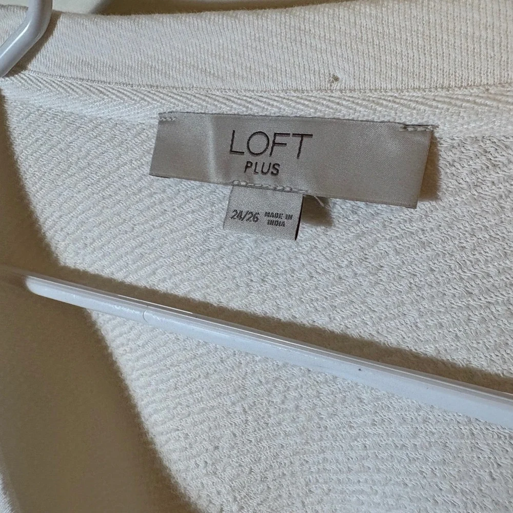 LOFT PLUS Embroidered Eyelet White Sweatshirt Pullover Lightweight‎ Size 24/26